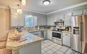 Charming Hot Springs Home With Sunroom And Yard